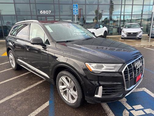 2021 Audi Q7 55 Premium Plus