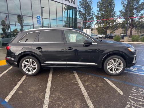 2021 Audi Q7 55 Premium Plus