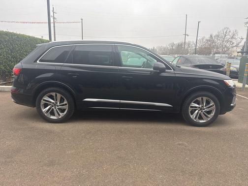 2021 Audi Q7 55 Premium Plus