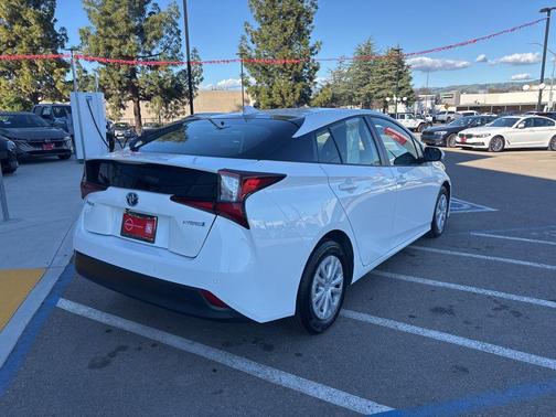 2022 Toyota Prius L