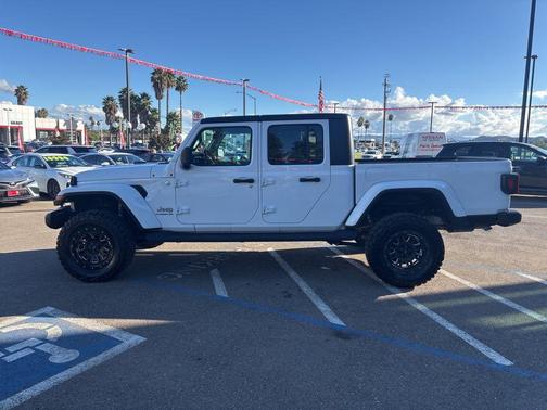 2021 Jeep Gladiator Overland