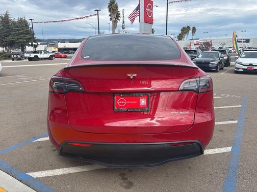2023 Tesla Model Y Performance Dual Motor All-Wheel Drive