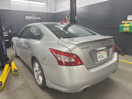 2010 Nissan Maxima SV