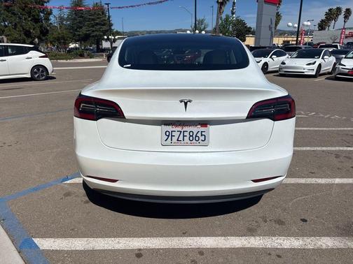 Pearl White Multi-Coat 2023 Tesla Model 3 Standard Range