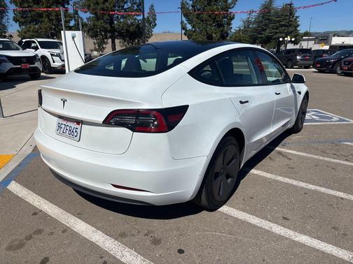 Pearl White Multi-Coat 2023 Tesla Model 3 Standard Range