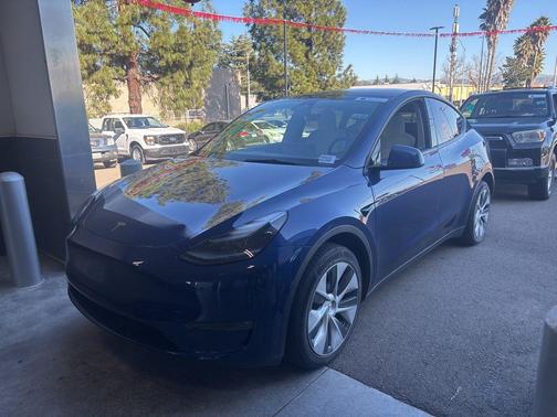 2023 Tesla Model Y Long Range Dual Motor All-Wheel Drive