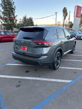 2024 Nissan Rogue SV