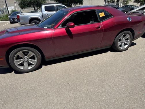 Octane Red Pearlcoat 2019 Dodge Challenger SXT