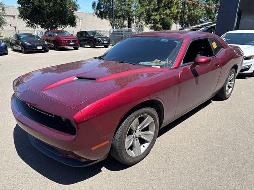 Octane Red Pearlcoat 2019 Dodge Challenger SXT