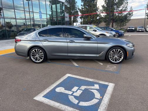 2021 BMW 530 530i