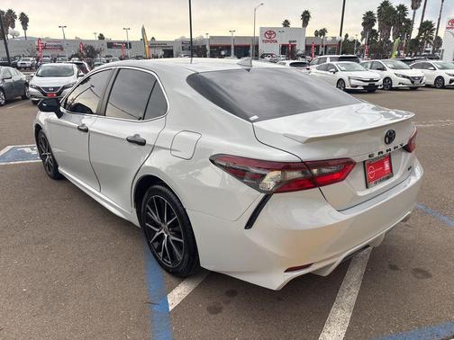 2023 Toyota Camry SE
