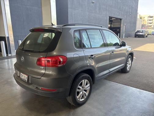 2016 Volkswagen Tiguan S