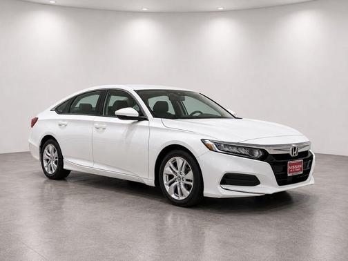 Platinum White Pearl 2018 Honda Accord LX