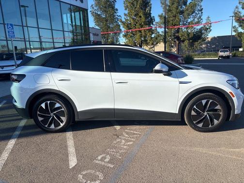 2022 Volkswagen ID.4 Pro