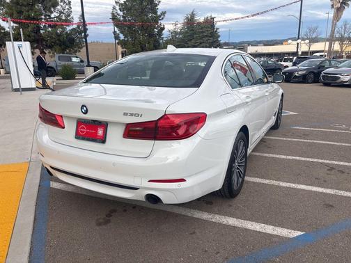 2020 BMW 530 530i