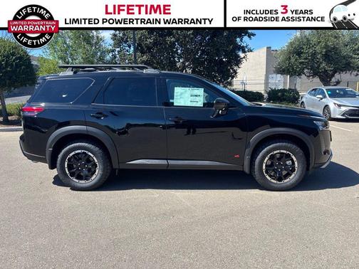 Super Black 2026 Nissan Pathfinder Rock Creek