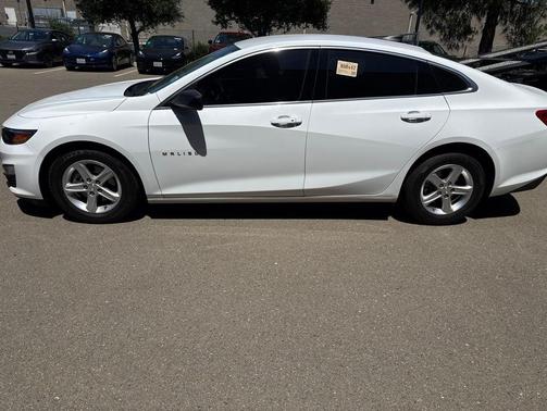 Summit White 2023 Chevrolet Malibu 1LS