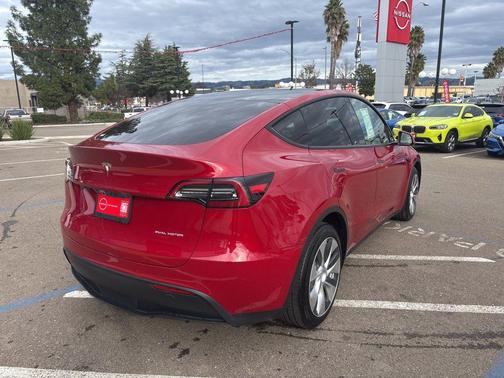 2021 Tesla Model Y Long Range Dual Motor All-Wheel Drive