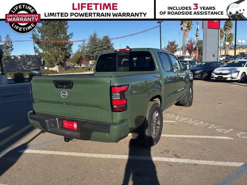 2025 Nissan Frontier SV