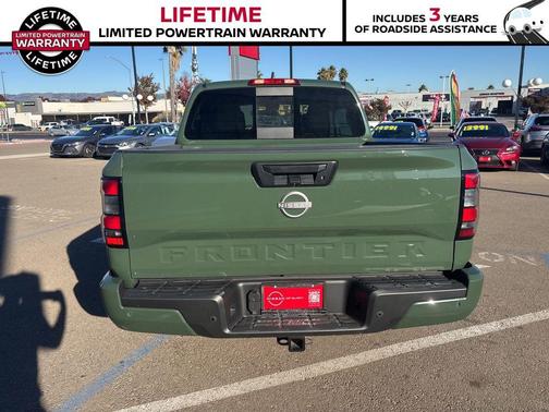 2025 Nissan Frontier SV