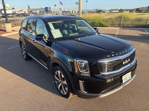 Ebony Black 2022 Kia Telluride S