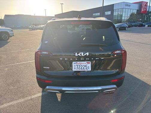 Ebony Black 2022 Kia Telluride S