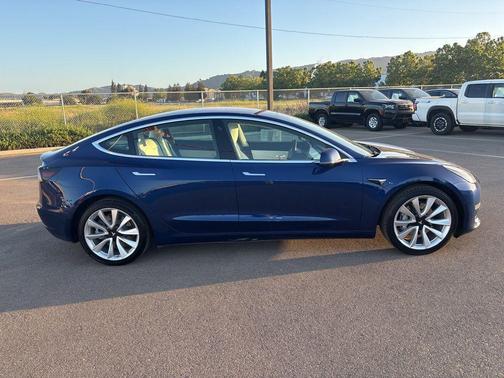 Deep Blue Metallic 2019 Tesla Model 3 Long Range