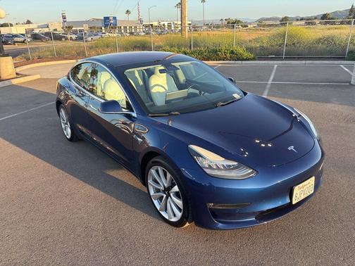 Deep Blue Metallic 2019 Tesla Model 3 Long Range