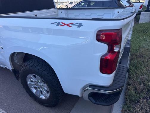 Summit White 2024 Chevrolet Silverado 1500 LT