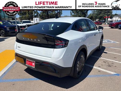 Everest White Pearl Tricoat 2026 Nissan Leaf S+