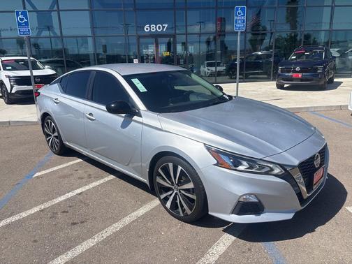 Brilliant Silver Metallic 2020 Nissan Altima SR FWD