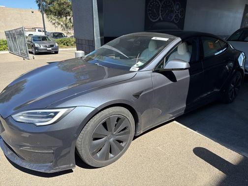 2022 Tesla Model S Base