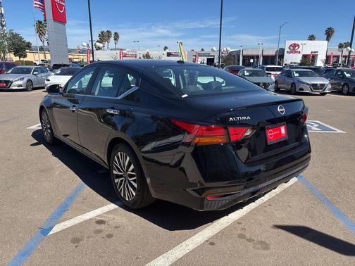 Super Black Clearcoat 2025 Nissan Altima 2.5 SV