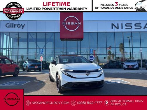 Everest White Pearl Tricoat/Black 2026 Nissan Leaf PLATINUM+