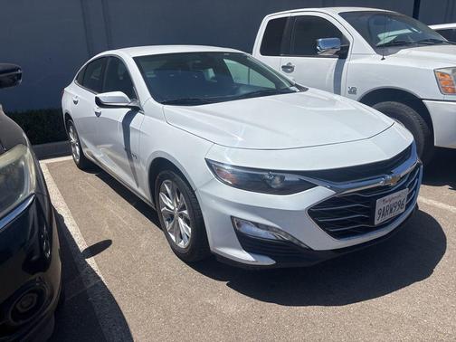 Summit White 2022 Chevrolet Malibu FWD LT