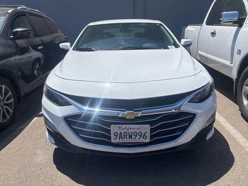 Summit White 2022 Chevrolet Malibu FWD LT