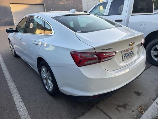Summit White 2022 Chevrolet Malibu FWD LT