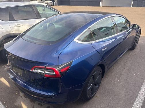 Deep Blue Metallic 2019 Tesla Model 3 Standard Range Plus