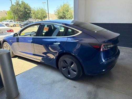 Deep Blue Metallic 2019 Tesla Model 3 Standard Range Plus