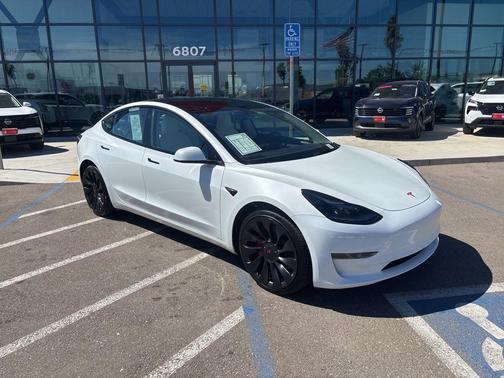 Pearl White Multi-Coat 2023 Tesla Model 3 Performance