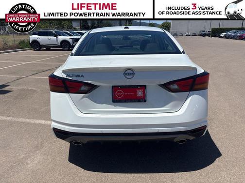 Pearl White Tricoat 2026 Nissan Altima 2.5 SV
