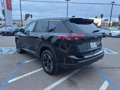 2025 Nissan Rogue SV