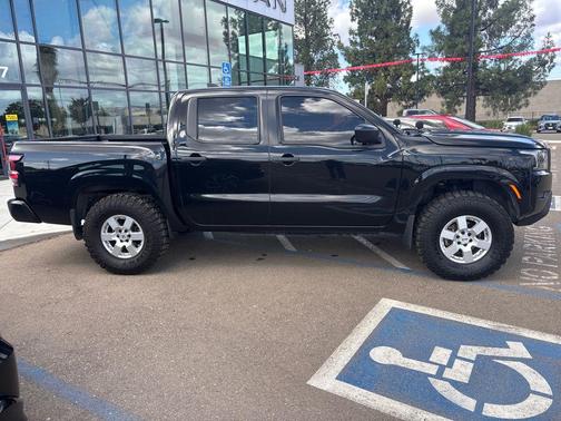 2022 Nissan Frontier S