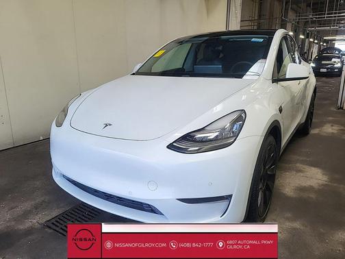 Pearl White Multi-Coat 2021 Tesla Model Y Long Range