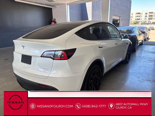 Pearl White Multi-Coat 2021 Tesla Model Y Long Range