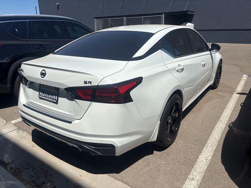 Pearl White Tricoat 2022 Nissan Altima SR FWD