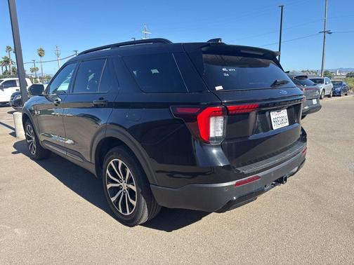 Agate Black Metallic 2025 Ford Explorer ST-Line