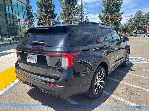 Agate Black Metallic 2025 Ford Explorer ST-Line