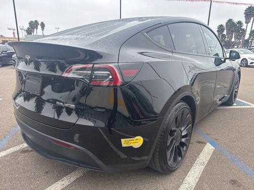 2022 Tesla Model Y Performance Dual Motor All-Wheel Drive