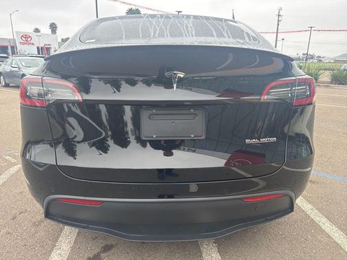 2022 Tesla Model Y Performance Dual Motor All-Wheel Drive